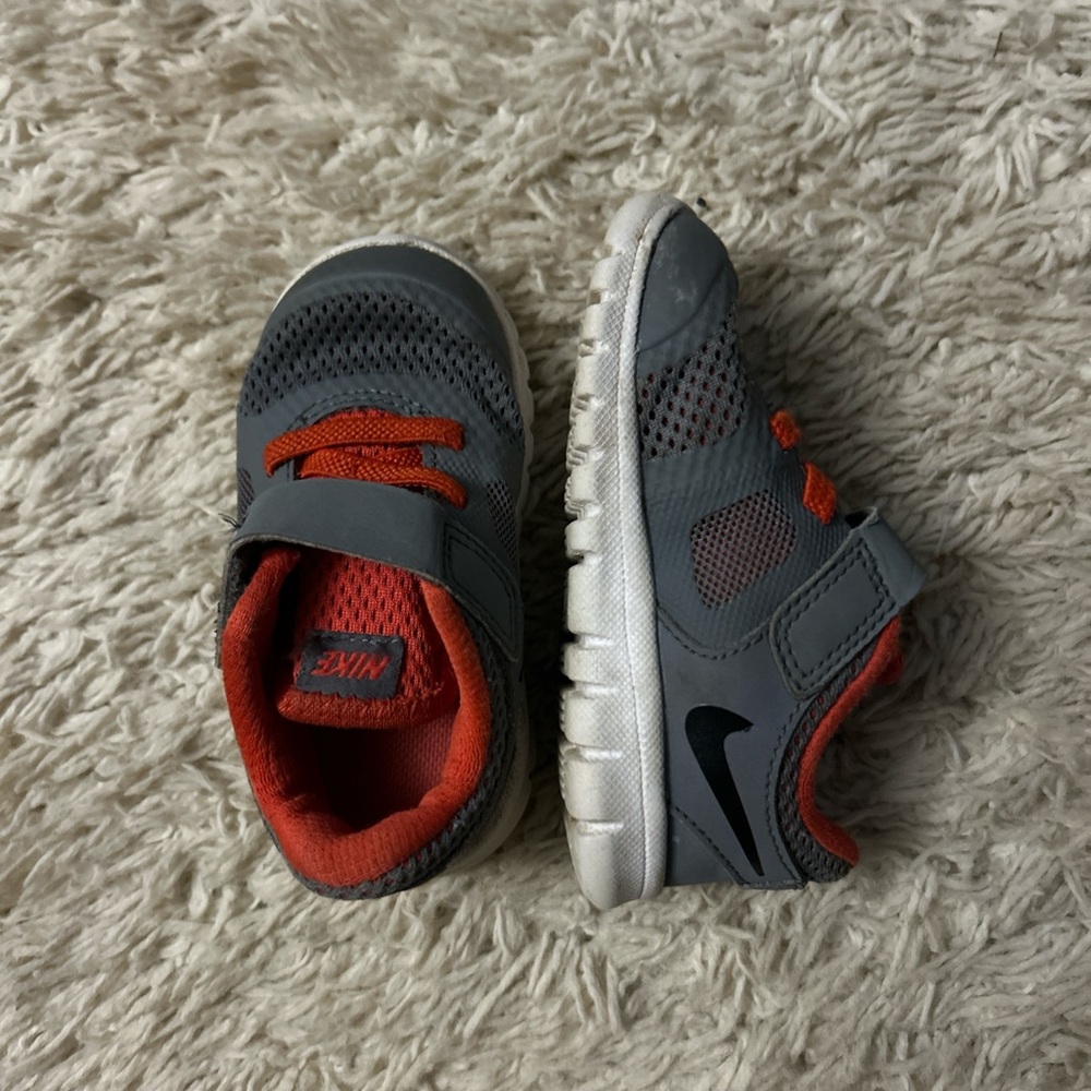 Nike Kids' Gray and Orange Sneakers
